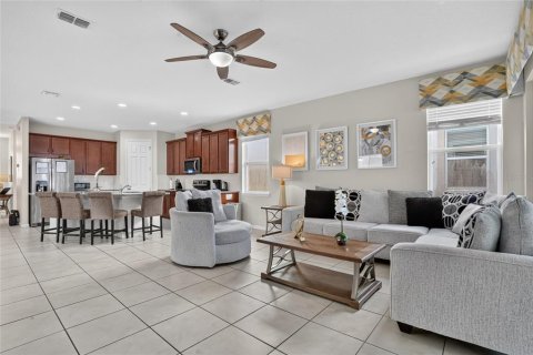 Villa ou maison à vendre à Kissimmee, Floride: 7 chambres, 328.22 m2 № 2360285 - photo 17