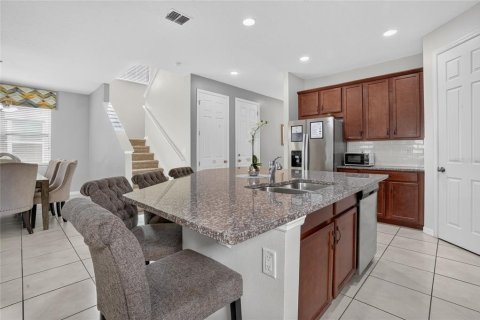 Villa ou maison à vendre à Kissimmee, Floride: 7 chambres, 328.22 m2 № 2360285 - photo 11
