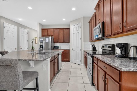 Villa ou maison à vendre à Kissimmee, Floride: 7 chambres, 328.22 m2 № 2360285 - photo 10