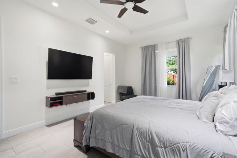 Villa ou maison à vendre à Miami, Floride: 4 chambres, 216.65 m2 № 2085516 - photo 23