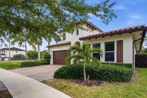 Villa ou maison à vendre à Miami, Floride: 4 chambres, 216.65 m2 № 2085516 - photo 3
