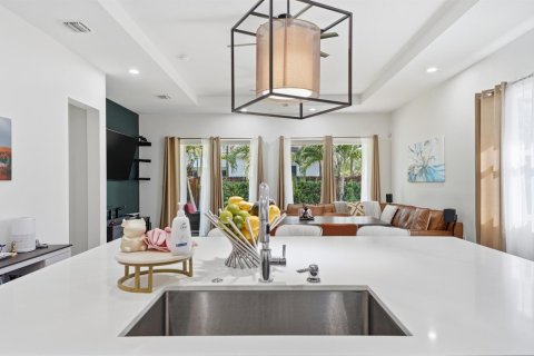 Villa ou maison à vendre à Miami, Floride: 4 chambres, 216.65 m2 № 2085516 - photo 13