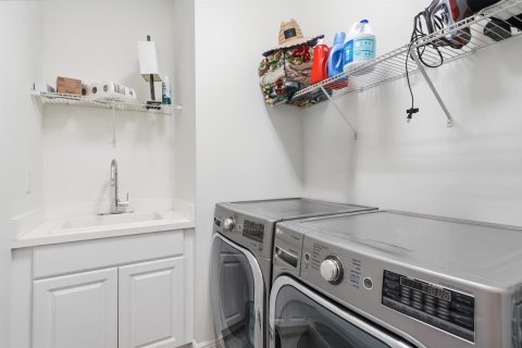 Villa ou maison à vendre à Miami, Floride: 4 chambres, 216.65 m2 № 2085516 - photo 21