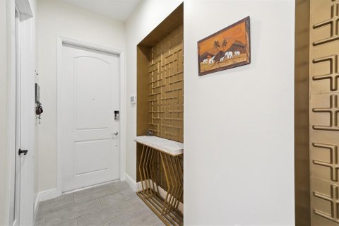 Villa ou maison à vendre à Miami, Floride: 4 chambres, 216.65 m2 № 2085516 - photo 6