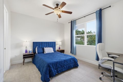 Villa ou maison à vendre à Miami, Floride: 4 chambres, 216.65 m2 № 2085516 - photo 30