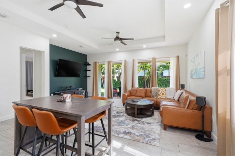 Villa ou maison à vendre à Miami, Floride: 4 chambres, 216.65 m2 № 2085516 - photo 15