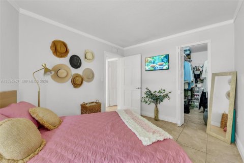 Condo in Hialeah, Florida, 2 bedrooms  № 2078451 - photo 23