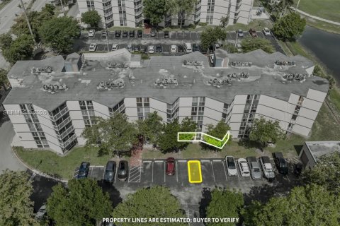 Condo in Hialeah, Florida, 2 bedrooms  № 2078451 - photo 28