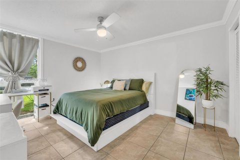 Condo in Hialeah, Florida, 2 bedrooms  № 2078451 - photo 18