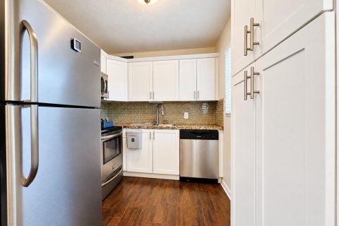 Condo in West Palm Beach, Florida, 2 bedrooms  № 2399623 - photo 4