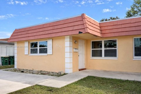 Appartement à louer à Tamarac, Floride: 2 chambres, 111.58 m2 № 2041726 - photo 3