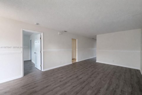 Appartement à louer à Tamarac, Floride: 2 chambres, 111.58 m2 № 2041726 - photo 7