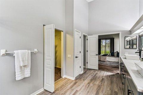 House in Tampa, Florida 4 bedrooms, 215.35 sq.m. № 1885113 - photo 27