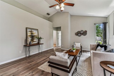 House in Tampa, Florida 4 bedrooms, 215.35 sq.m. № 1885113 - photo 15