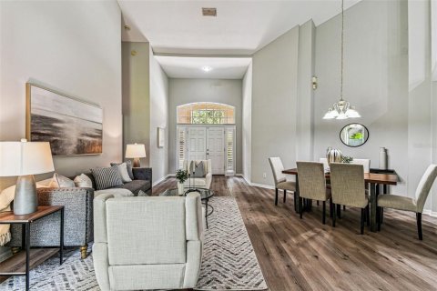 House in Tampa, Florida 4 bedrooms, 215.35 sq.m. № 1885113 - photo 3