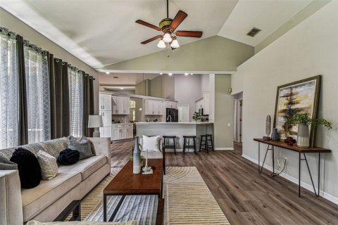 House in Tampa, Florida 4 bedrooms, 215.35 sq.m. № 1885113 - photo 19