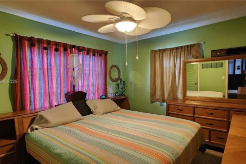 House in North Miami, Florida 3 bedrooms, 92.9 sq.m. № 1787017 - photo 10