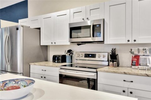 House in Tampa, Florida 3 bedrooms, 168.71 sq.m. № 2224457 - photo 16