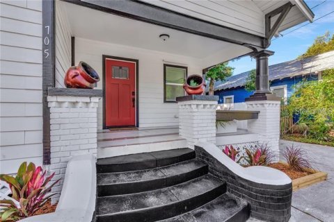 House in Tampa, Florida 3 bedrooms, 168.71 sq.m. № 2224457 - photo 5
