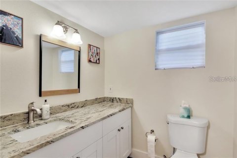 House in Tampa, Florida 3 bedrooms, 168.71 sq.m. № 2224457 - photo 25