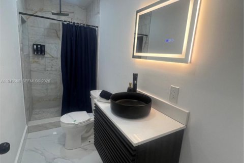 Снять в аренду квартиру в Майами, Флорида 46.45м2, № 2005086 - фото 4