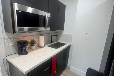 Снять в аренду квартиру в Майами, Флорида 46.45м2, № 2005086 - фото 6