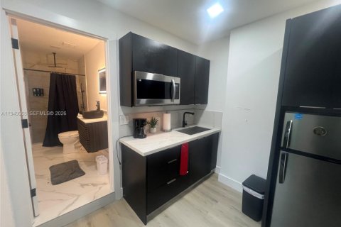 Снять в аренду квартиру в Майами, Флорида 46.45м2, № 2005086 - фото 9