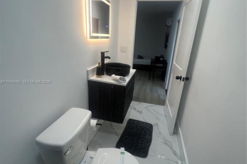 Снять в аренду квартиру в Майами, Флорида 46.45м2, № 2005086 - фото 5