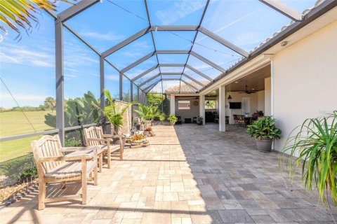 Villa ou maison à vendre à New Smyrna Beach, Floride: 3 chambres, 261.15 m2 № 2430498 - photo 10