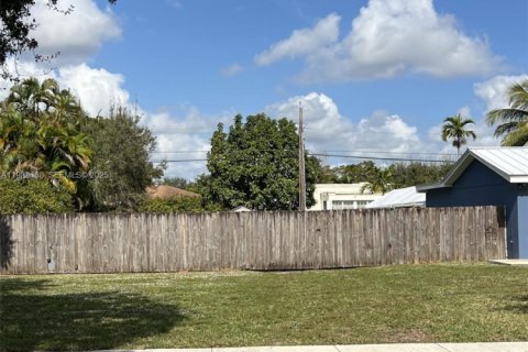 Terrain à Miami Springs, Floride № 2089123