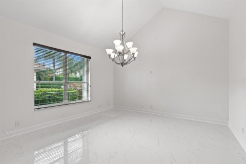 Casa en venta en West Palm Beach, Florida, 3 dormitorios, 235.32 m2 № 2385490 - foto 22