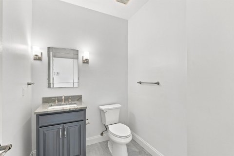 Casa en venta en West Palm Beach, Florida, 3 dormitorios, 235.32 m2 № 2385490 - foto 17