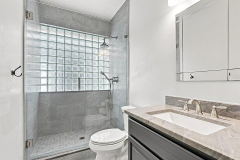 Casa en venta en West Palm Beach, Florida, 3 dormitorios, 235.32 m2 № 2385490 - foto 16