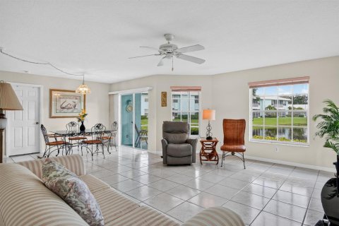 Condo in Port St. Lucie, Florida, 2 bedrooms  № 2376192 - photo 12