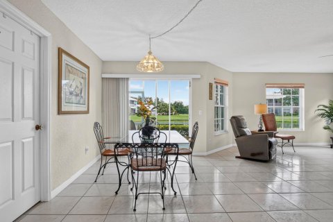 Condo in Port St. Lucie, Florida, 2 bedrooms  № 2376192 - photo 5