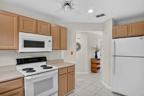 Condo in Port St. Lucie, Florida, 2 bedrooms  № 2376192 - photo 9