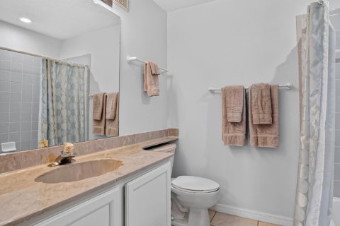 Condo in Port St. Lucie, Florida, 2 bedrooms  № 2376192 - photo 15