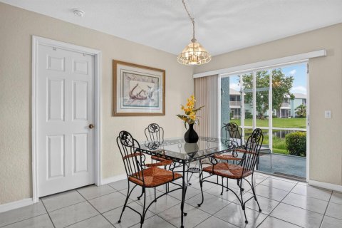 Condo in Port St. Lucie, Florida, 2 bedrooms  № 2376192 - photo 11