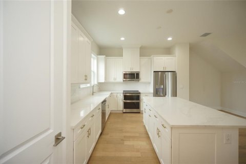 Touwnhouse à louer à Tampa, Floride: 4 chambres, 240.34 m2 № 2414040 - photo 17