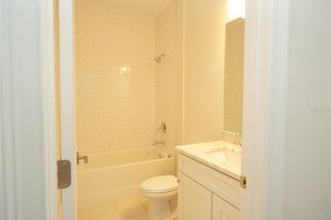 Touwnhouse à louer à Tampa, Floride: 4 chambres, 240.34 m2 № 2414040 - photo 24