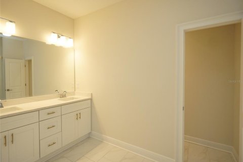Touwnhouse à louer à Tampa, Floride: 4 chambres, 240.34 m2 № 2414040 - photo 19