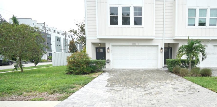 Touwnhouse à Tampa, Floride 4 chambres, 240.34 m2 № 2414040