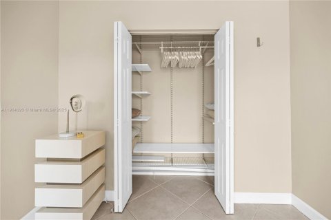 Снять в аренду кондоминиум в Майами-Бич, Флорида 2 спальни, 64.2м2, № 1969867 - фото 12