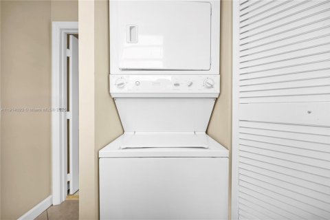 Снять в аренду кондоминиум в Майами-Бич, Флорида 2 спальни, 64.2м2, № 1969867 - фото 14