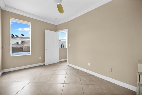 Снять в аренду кондоминиум в Майами-Бич, Флорида 2 спальни, 64.2м2, № 1969867 - фото 11