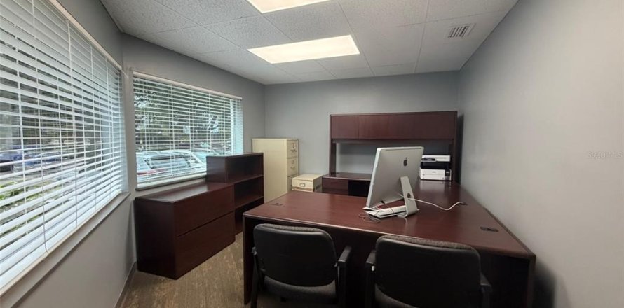 Immobilier commercial à Altamonte Springs, Floride 1236.34 m2 № 2398878