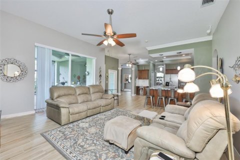 Villa ou maison à vendre à Land O' Lakes, Floride: 4 chambres, 246.93 m2 № 2195630 - photo 18
