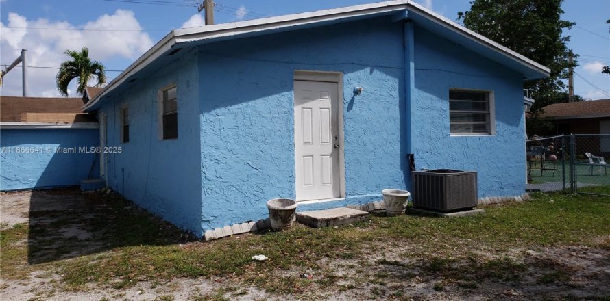 Villa ou maison à Miami, Floride 3 chambres, 139.07 m2 № 1927909