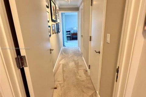 Condominio en venta en North Miami Beach, Florida, 1 dormitorio, 66.89 m2 № 2055336 - foto 24