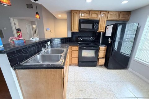 Villa ou maison à vendre à Tampa, Floride: 2 chambres, 98.66 m2 № 2156924 - photo 8